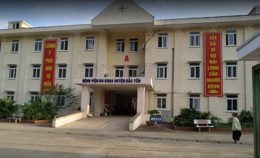  
Bệnh viện đa khoa huyện Bắc Yên, nơi cấp cứu cho em học sinh (Ảnh: Internet)
