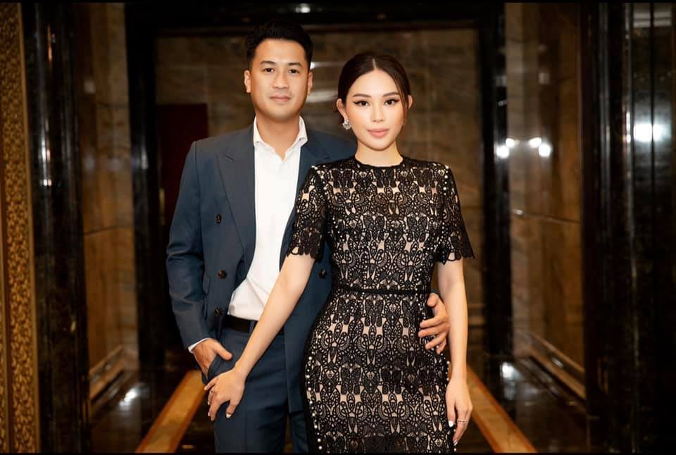  
Phillip Nguyễn và Linh Rin đứng cạnh nhau rất đẹp đôi. (Ảnh: FBNV)