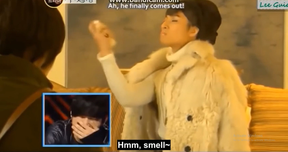  
Daesung ​cùng với điệu “SMELL!” thần thánh đã trở thành huyền thoại (Ảnh: Chụp màn hình)