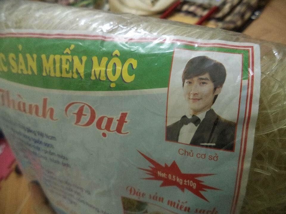  
Siwon giàu quá rồi nên sang Việt Nam khởi nghiệp bằng nghề bán miến mộc chăng? (Ảnh chụp màn hình)