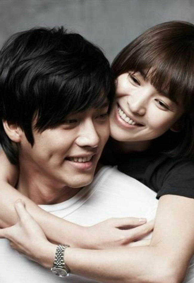  
Hyun Bin và Song Hye Kyo từng công khai hẹn hò hồi 2008