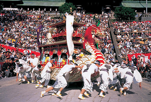  
Lễ Kunchi được tổ chức rất long trọng mỗi năm. (Ảnh MLIT of Japan)