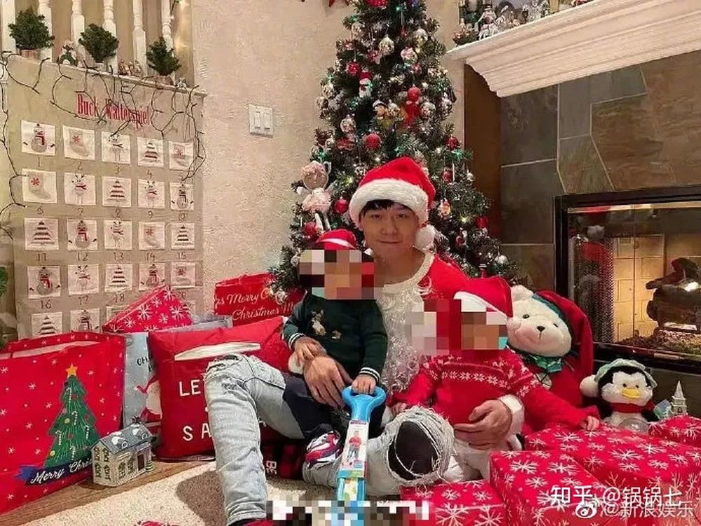  
Hình ảnh Trương Hằng đón Giáng sinh cùng 2 con tại Mỹ. (Ảnh: HK01)