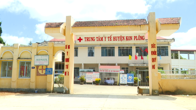  
18 người khác đang được điều trị tại Trung tâm y tế huyện Kon Plong (Ảnh: Thanh niên)