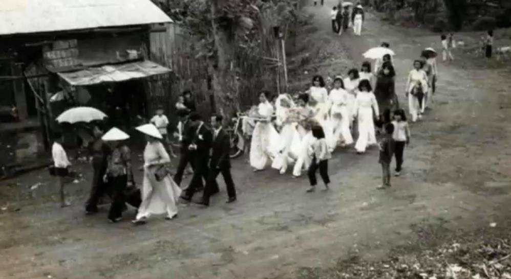  
Đám cưới của Trần Trinh Trạch - bố của công tử Bạc Liêu. (Ảnh: YouTube Việt Sử Giai Thoại)