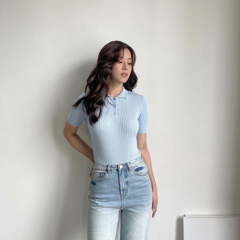  
Hoàng Yến Chibi có Instagram look đẹp mắt dù chỉ phối đồ đơn giản. (Ảnh: IG)