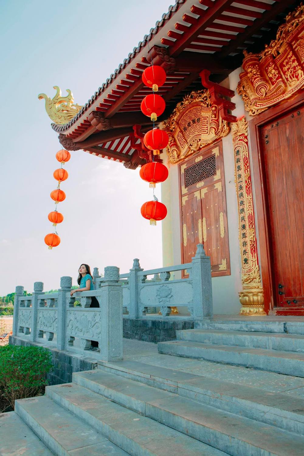  
Cổng mái chùa được thiết kế theo phong cách Nhật Bản. (Ảnh: Tiên Tí Tởn/Việt Nam Ơi)