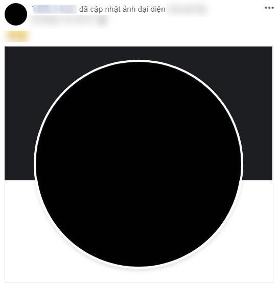  
Nhiều người đổi ảnh đại diện màu đen để thể hiện việc người thân qua đời. (Ảnh chụp màn hình)