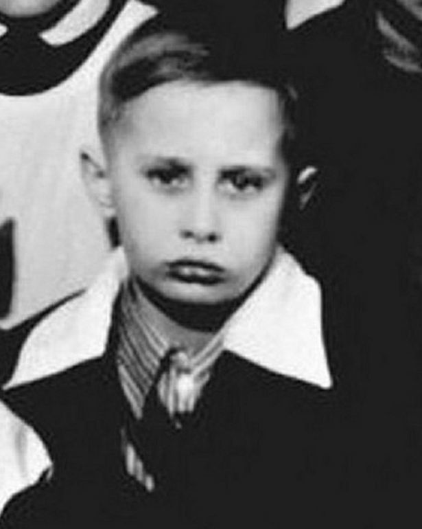  
Hình ảnh ông Putin khi còn nhỏ. (Ảnh: BBC)
