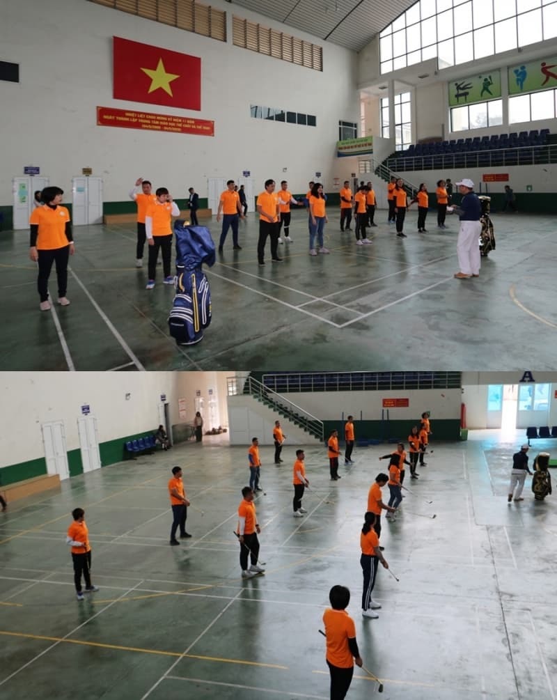  
Các thầy cô và sinh viên ĐH Quốc gia Hà Nội tập huấn về golf. (Ảnh: VNU)