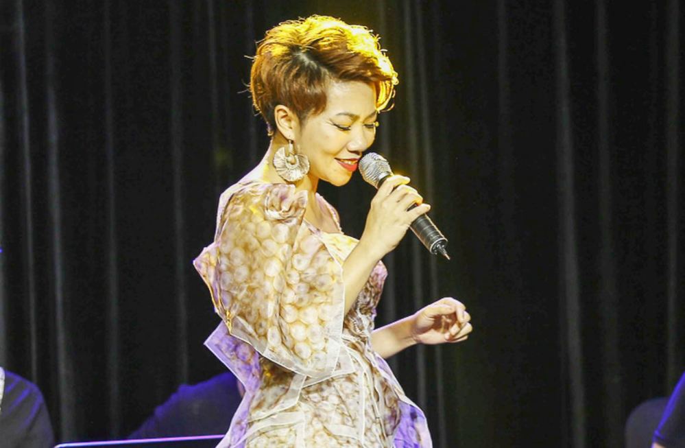  
Phát ngôn của Diva Hà Trần cũng cho thấy thực tế của nghề ca hát. (Ảnh: Billboard)