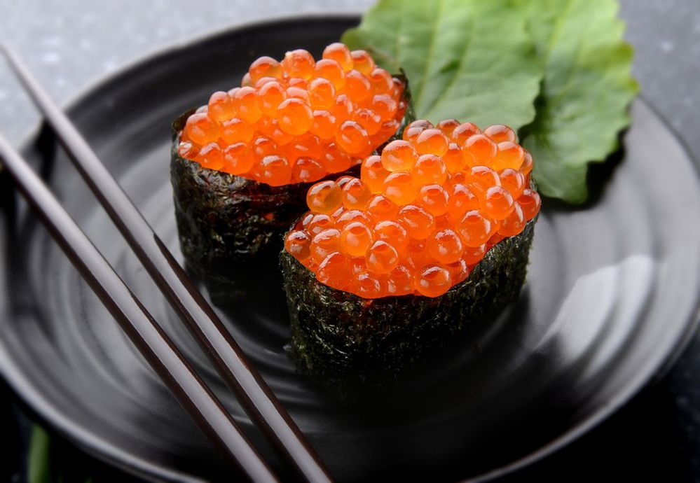  
Trứng cá hồi giúp người dân Nhật Bản thu về hàng tỉ đồng mỗi năm. (Ảnh: Thanh niên) 