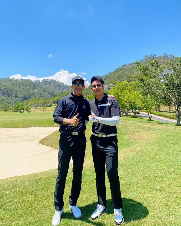  
Matt Liu còn đánh lẻ đi chơi golf cùng bồ cũ của Hương Giang (Ảnh: FBNV). - Tin sao Viet - Tin tuc sao Viet - Scandal sao Viet - Tin tuc cua Sao - Tin cua Sao