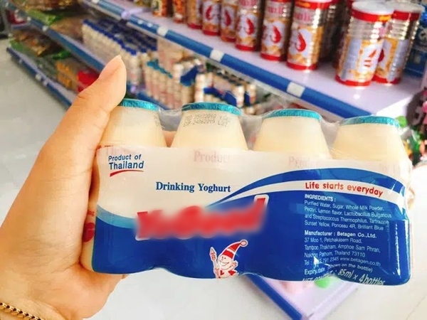  
Vỉ sữa chua uống của Thái Lan cũng đóng gói theo lốc 4 hộp. (Ảnh: SCMP)