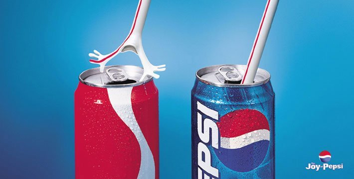  
Hai chiếc ống hút được cắm vào hai lon nước, thế nhưng một chiếc ống hút lại dễ dàng cắm vào lon Pepsi, ngược lại lon Coca-Cola thì nhất định không chui vào. (Ảnh: PepsiCo)