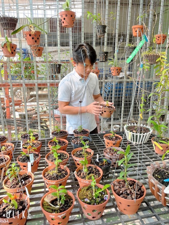 Nghệ nhân Trịnh Tuân: Người gắn bó với nghề trồng lan từ rất sớm