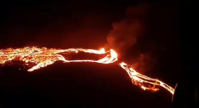  
Núi lửa ở Iceland phun trào trở lại sau 6.000 năm ngủ yên. (Ảnh: Fox News)