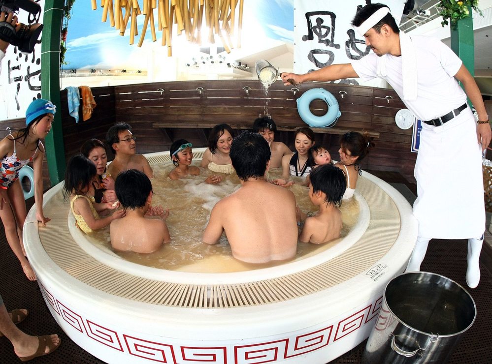 
Spa tắm mì ramen rất phổ biến ở Nhật Bản. (Ảnh: Live Japan)