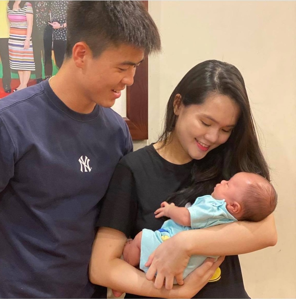  
Gia đình nhỏ hạnh phúc của Duy Mạnh - Quỳnh Anh. (Ảnh: Instagram Quỳnh Anh)