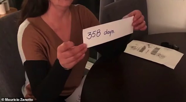  
Cô bé Clara đã phải học tại nhà trong suốt 358 ngày. (Ảnh: Chụp màn hình)