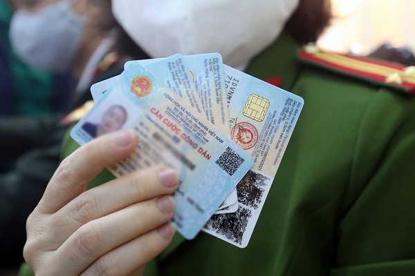  
Đến trước ngày 1/7/2021, sẽ có 50 triệu người được cấp thẻ căn cước công dân gắn chip (Ảnh: Vietnamnet)