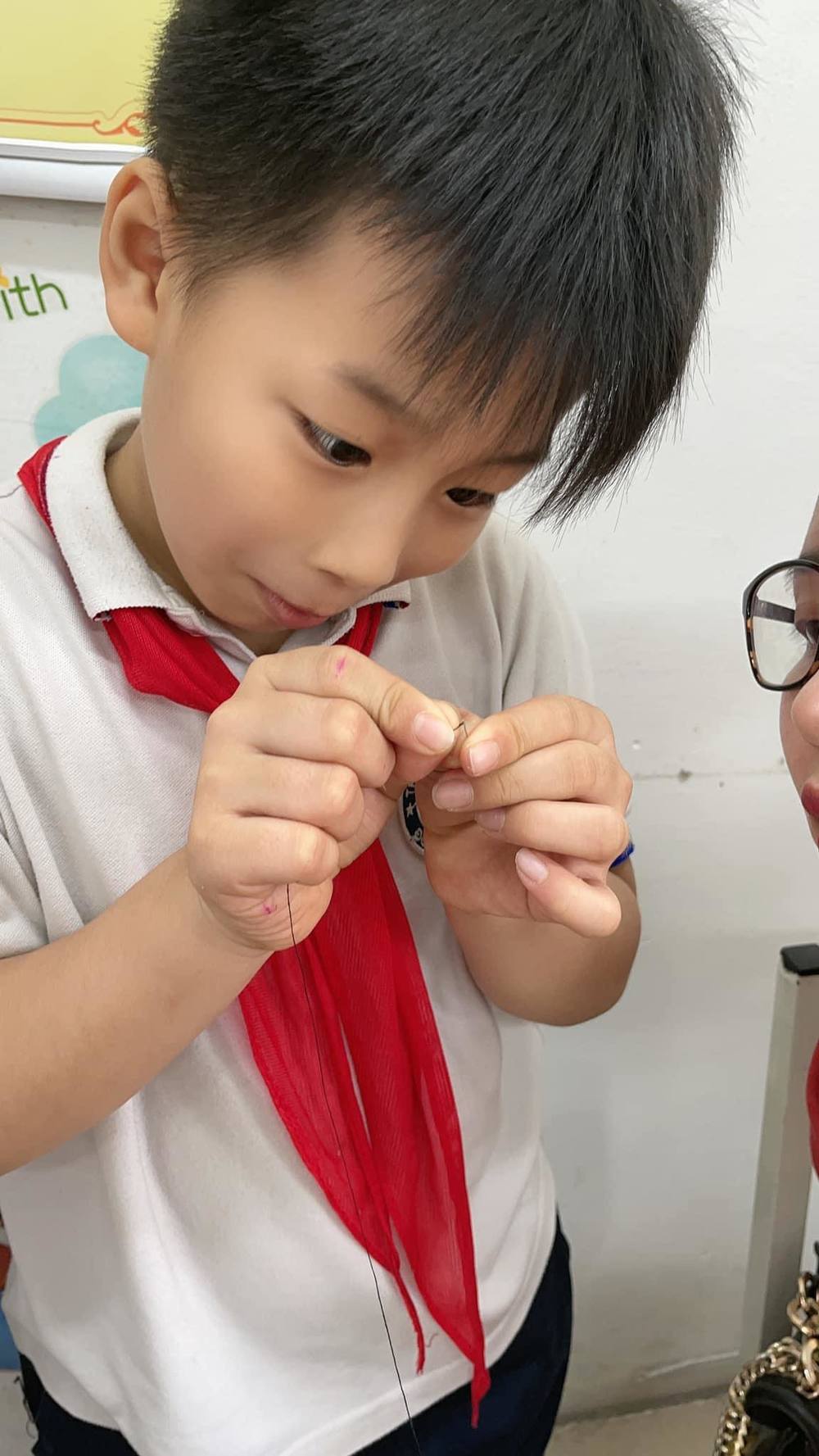 Bé quá công suất ơi con làm mãi thiếu thốn đủ đường (Ảnh: FB P.T.T)
Bé quá công suất ơi con làm mãi thiếu thốn đủ đường (Ảnh: FB P.T.T)