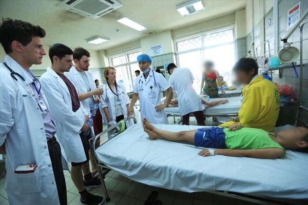  
Các bệnh nhân đang điều trị tại bệnh viện Bạch Mai. (Ảnh: Dân Trí)