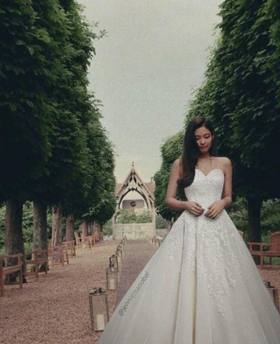 Hình ảnh 2 năm trước Jennie khoe body tuyệt mỹ cùng vòng 1 bức thở gây  bão Weibo Công chúa YG đẹp nức nở quá đi
