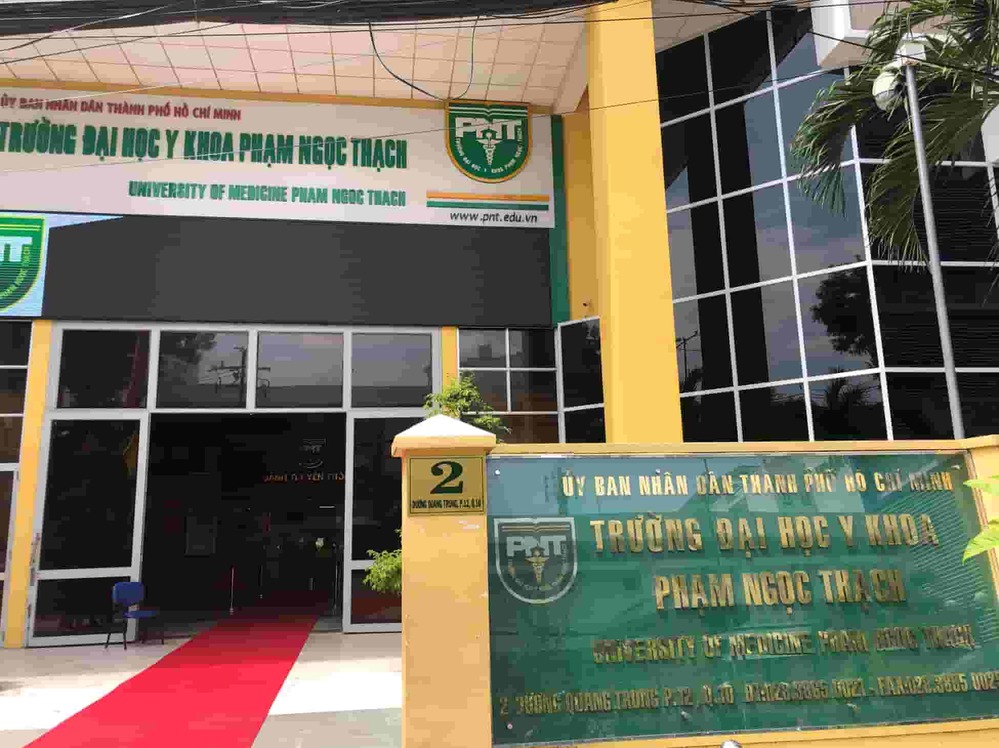 
Trường ĐH Y khoa Phạm Ngọc Thạch - một trong những trường tăng học phí vào năm học 2021 -2022. (Ảnh: Báo Dân Trí)