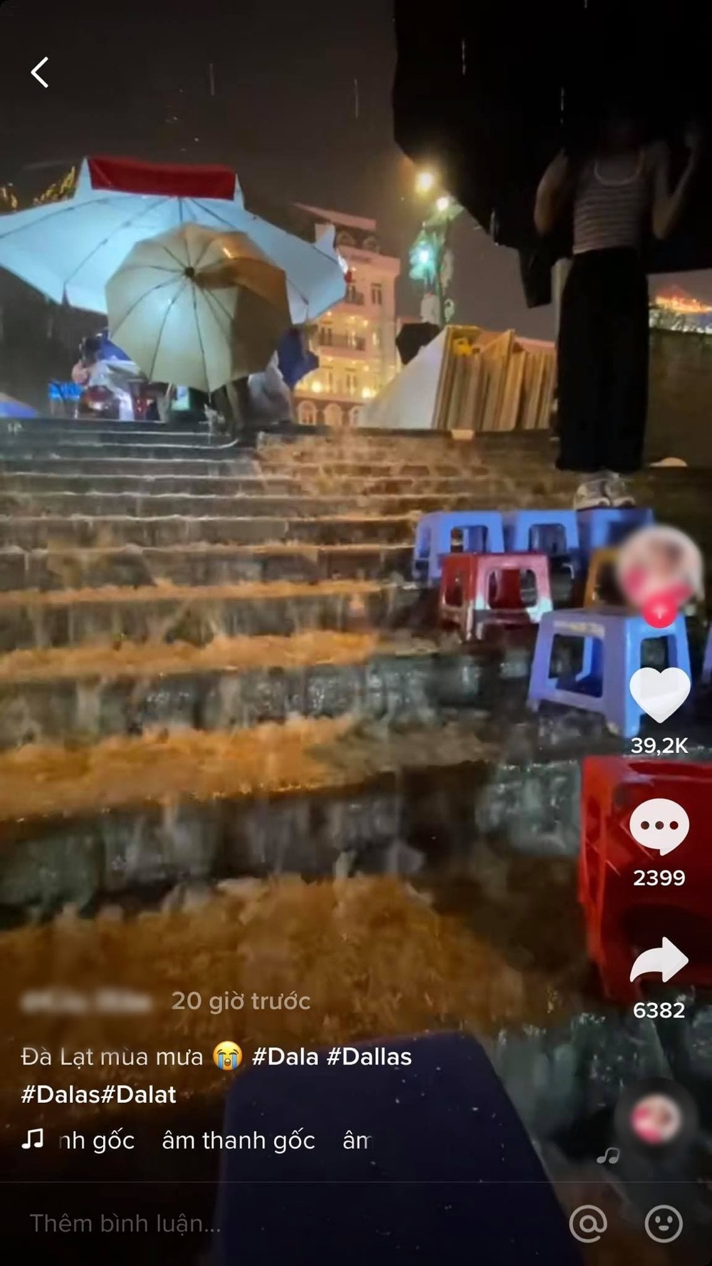  
Đoạn clip quay lại cảnh mùa mưa ở Đà Lạt nhanh chóng thu hút gần triệu lượt xem. (Ảnh: Chụp màn hình)