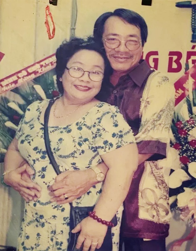  
Nghệ sĩ Đức Lang và vợ là danh hài Kim Ngọc. (Ảnh: Dân Trí)