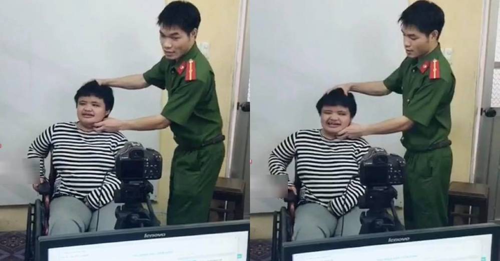 Cán bộ năng nổ chỉnh hình cho chàng thanh niên tàn tật (Ảnh cắt từ clip)
Cán bộ năng nổ chỉnh hình cho chàng thanh niên tàn tật (Ảnh cắt từ clip)