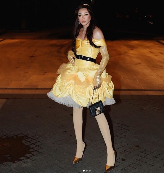  
Hoàng Ku diện váy khi hóa trang. (Ảnh: IG)