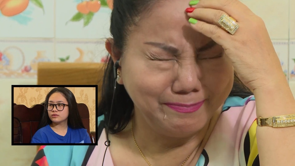  
Nữ ca sĩ khóc nghẹn khi kể về thời gian làm mẹ đơn thân. (Ảnh: Chụp màn hình) - Tin sao Viet - Tin tuc sao Viet - Scandal sao Viet - Tin tuc cua Sao - Tin cua Sao