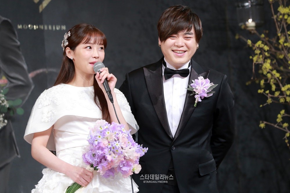  
Đám cưới của Soyul và Moon Hee Jun khiến cái tên Crayon Pop hạ nhiệt. (Ảnh: Naver)