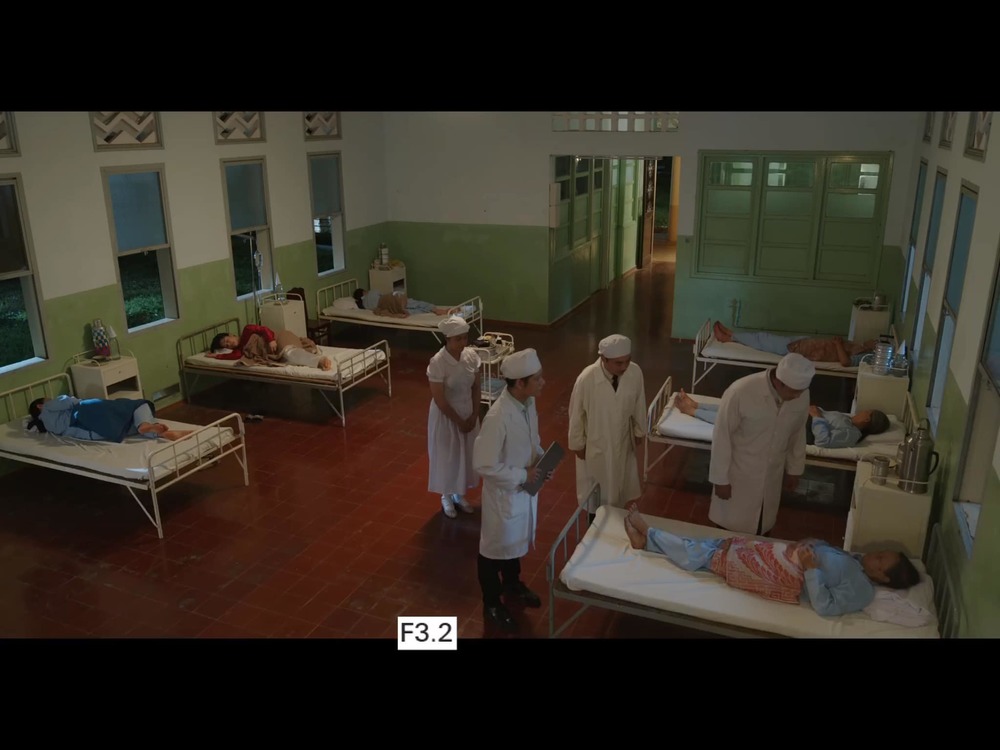  
Bối cảnh bệnh viện trong phim được phục dựng để giống ngày xưa. (Ảnh: Facebook nhân vật)