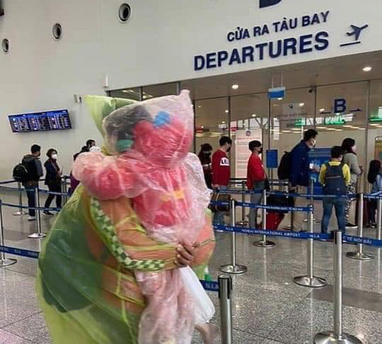 Đi ra sân bay là phải cẩn thận từng tí một mới an toàn. (Ảnh: Dân Trí) Đi ra sân bay là phải cẩn thận từng tí một mới an toàn. (Ảnh: Dân Trí)