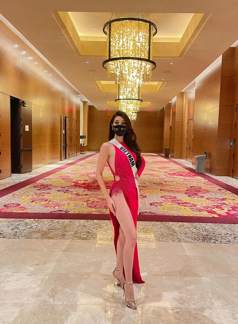Khánh Vân hiện vẫn đang thể hiện rất tốt tại Miss Universe 2020 tại Mỹ. (Ảnh: FBNV) - Tin sao Viet - Tin tuc sao Viet - Scandal sao Viet - Tin tuc cua Sao - Tin cua Sao