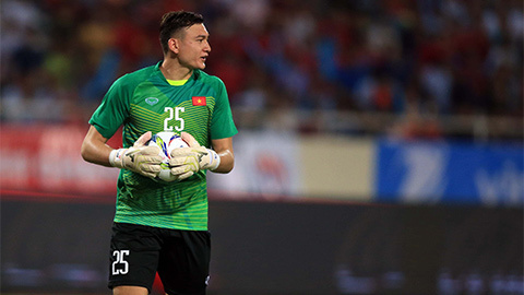  
Chàng thủ môn này sẽ không thể thi đấu cho tuyển Việt Nam trong vòng loại World Cup 2022. (Ảnh: Bóng đá Plus)