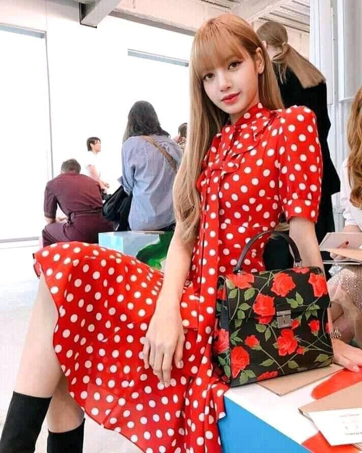 BLACKPINK Lisa Attends Michael Kors Fashion Show New York Fashion Week SS19   YouTube