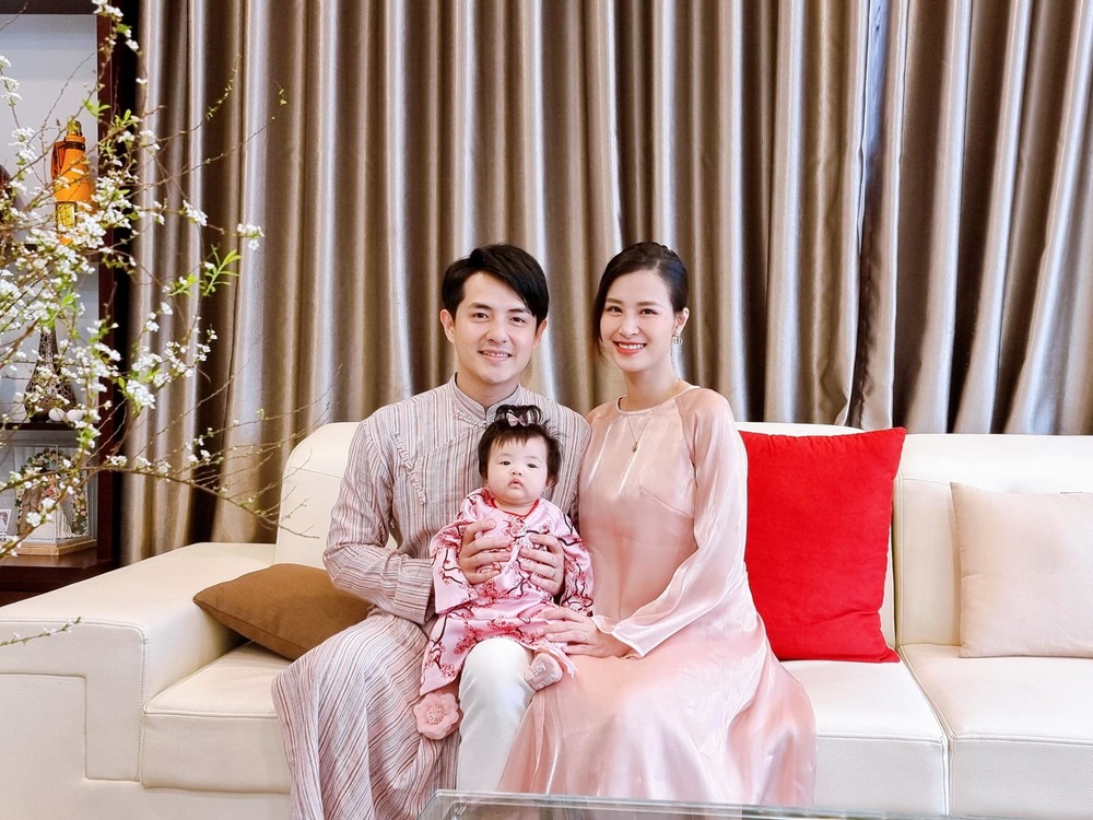  
Gia đình hạnh phúc của Đông Nhi - Ông Cao Thắng. (Ảnh: FBNV)