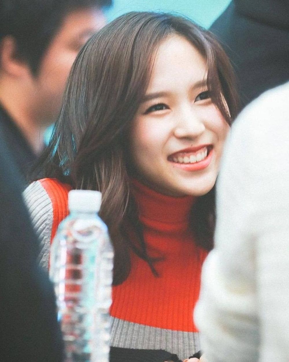  
Mina có nụ cười hở lợi khá đặc trưng. (Ảnh: Chụp màn hình)