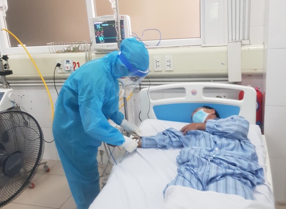  
Bệnh nhân Covid-19 điều trị trong viện. (Ảnh: VietNamPlus)