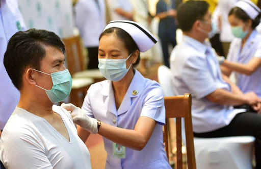  
Thái Lan đẩy mạnh công tác tiêm vắc xin ngừa Covid-19 cho mọi người. (Ảnh: xinhuanet)