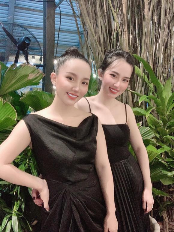  
2 chị em Quỳnh Quỳnh và Quỳnh Trang. (Ảnh: FBNV)