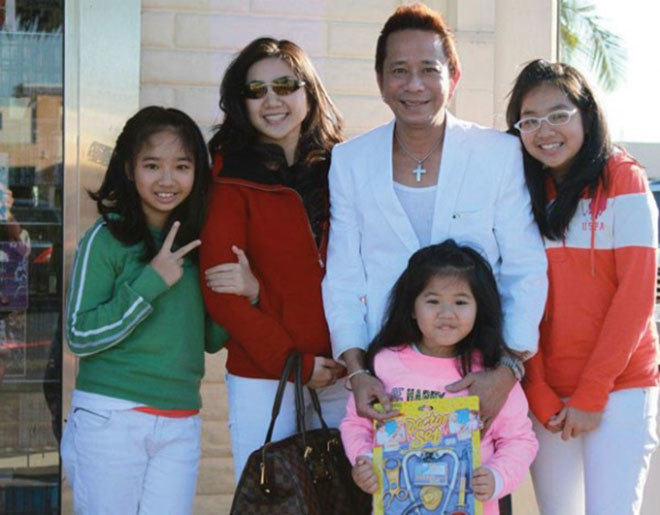  
Gia đình hạnh phúc của Bảo Chung ở Mỹ. (Ảnh: 24h) - Tin sao Viet - Tin tuc sao Viet - Scandal sao Viet - Tin tuc cua Sao - Tin cua Sao