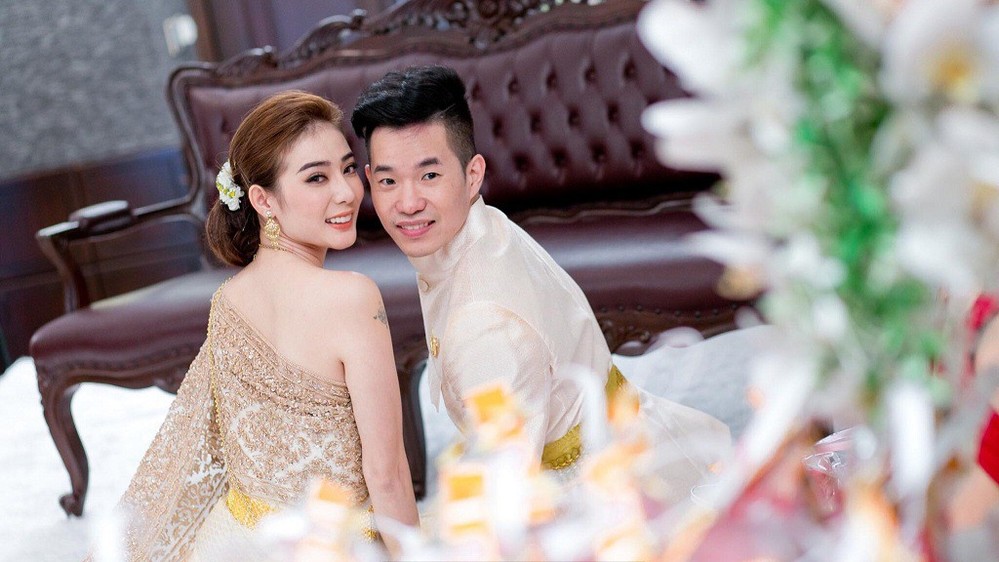  
Kim Nhã và chồng Thái Lan hiện không thể gặp nhau vì tình hình dịch bệnh. (Ảnh: FBNV) - Tin sao Viet - Tin tuc sao Viet - Scandal sao Viet - Tin tuc cua Sao - Tin cua Sao
