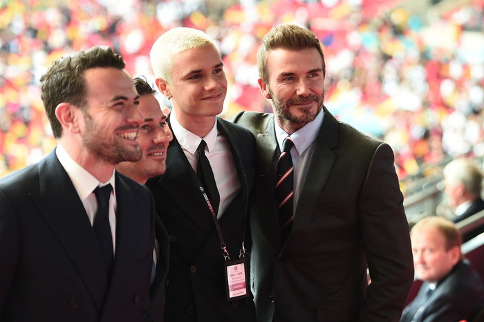 David Beckham chiếm trọn spotlight ở trận Anh - Đức vì quá đẹp trai