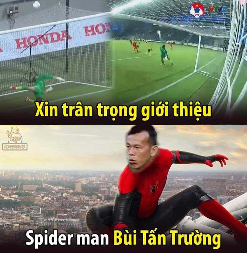  
Tấn Trường trở thành spider man khi cản phá bóng thành công. (Ảnh: Top Comment)