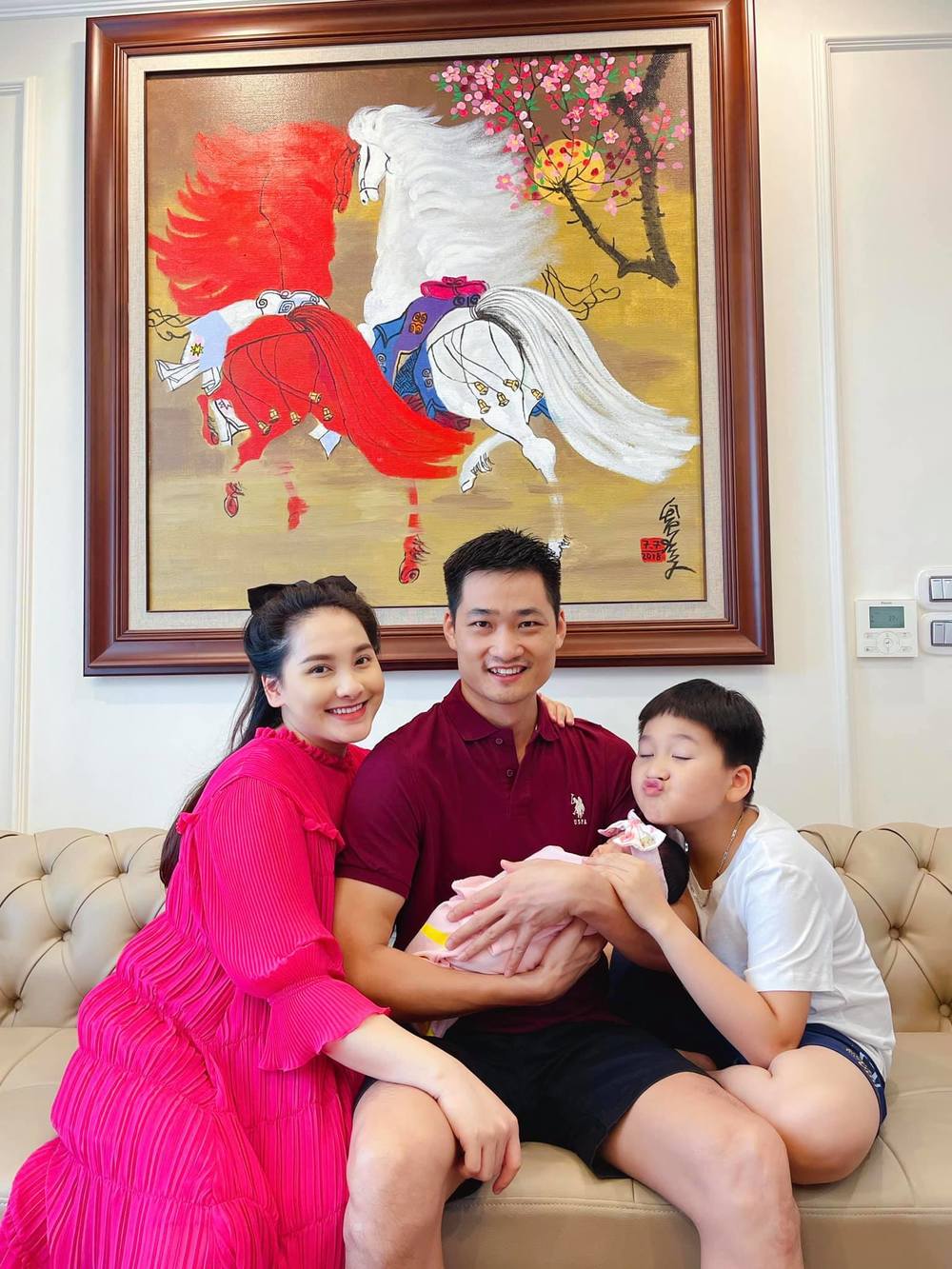  
Bảo Thanh chia sẻ hình ảnh về gia đình nhỏ hạnh phúc của cô cách đây không lâu. (Ảnh: FBNV) - Tin sao Viet - Tin tuc sao Viet - Scandal sao Viet - Tin tuc cua Sao - Tin cua Sao